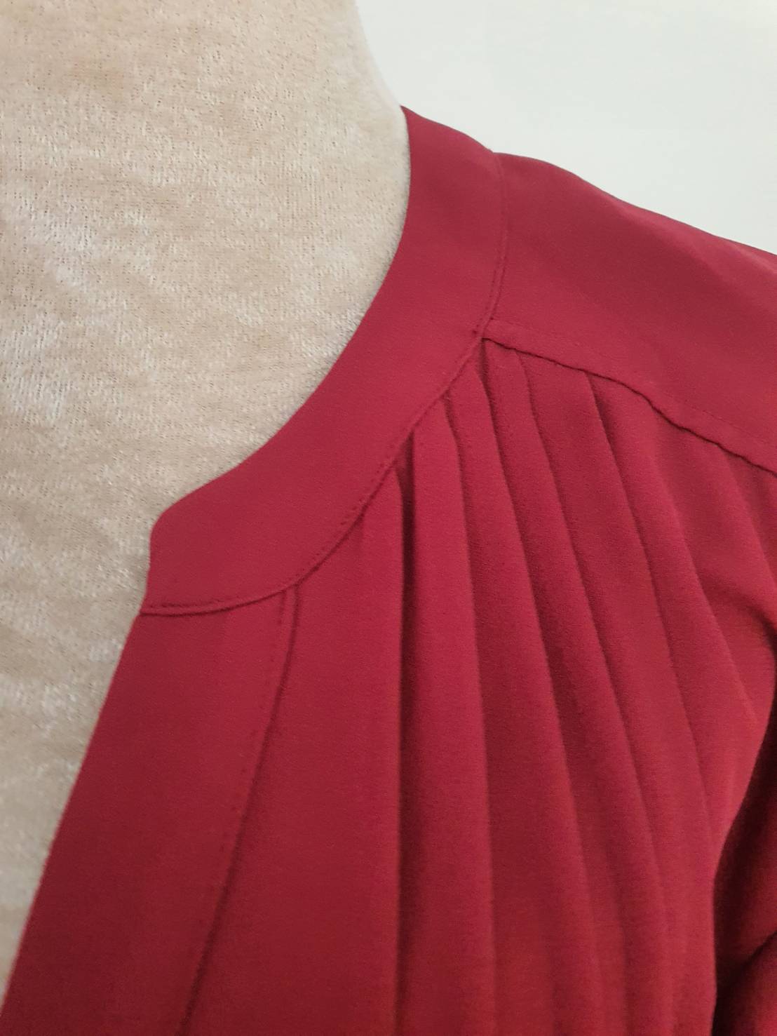 FF05755 เสื้อแฟชั่น ชีฟอง สีแดง แบรนด์ SIMPLY VERA VERAWANG อก 46 นิ้ว