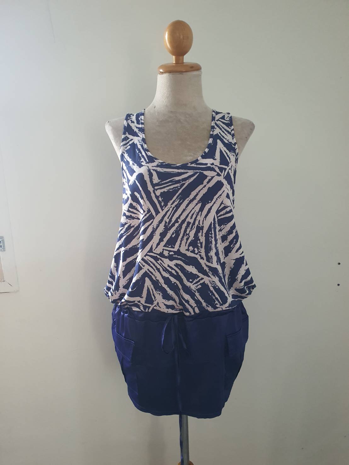 FF06679 เดรส หรือ เสื้อตัวยาว สีน้ำเงินลาย มือสอง อก 36-38 นิ้ว