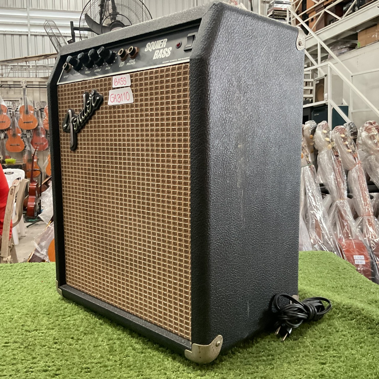 แอมป์เบส Fender : SQUIER BASS