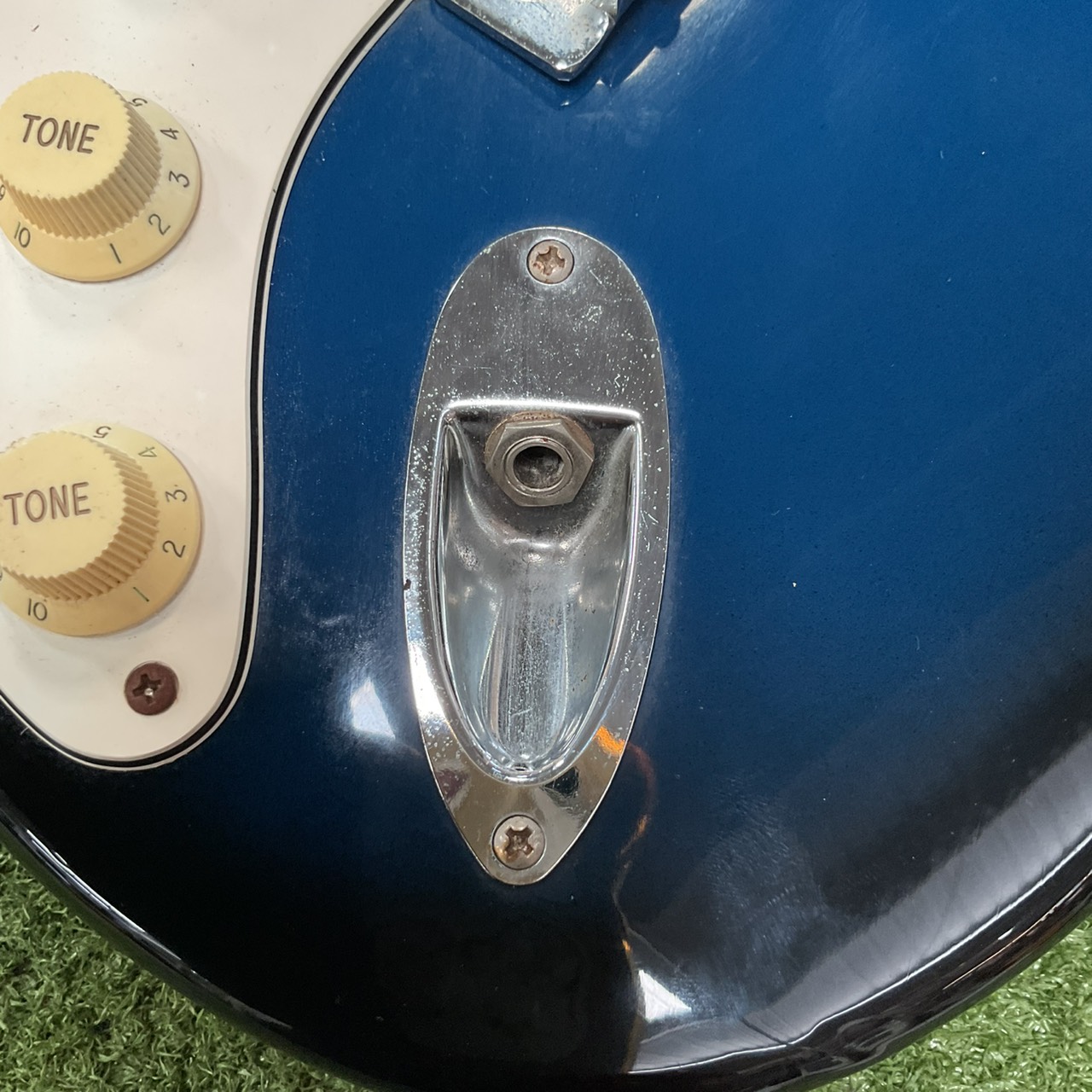 กีต้าร์ไฟฟ้า FORMESTAR (สำหรับมือซ้าย)