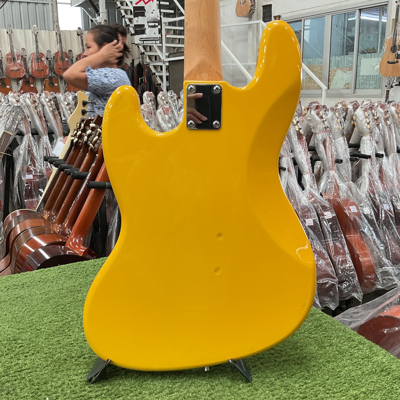 กีต้าร์เบส SELDER