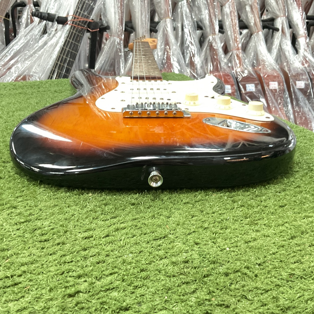 กีต้าร์ไฟฟ้า Squier by Fender