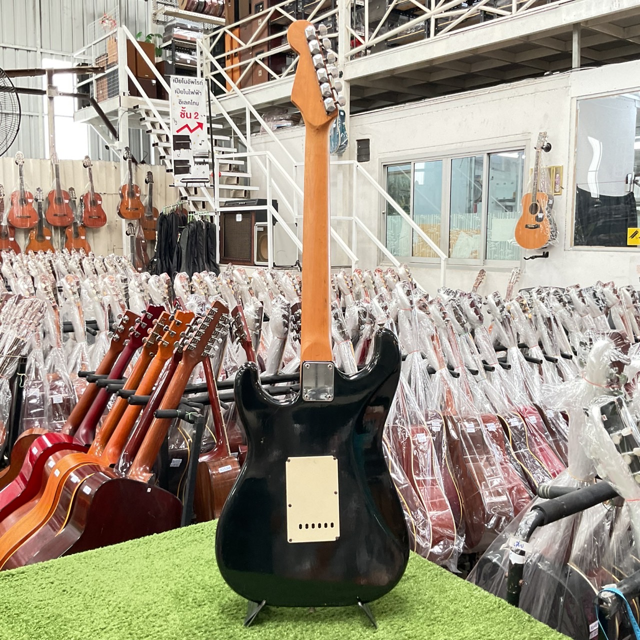 กีต้าร์ไฟฟ้า Maison