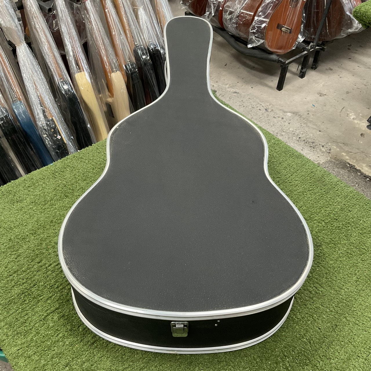 กล่องเคสกีต้าร์คลาสสิค