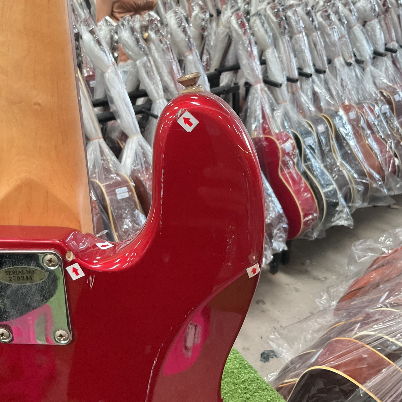 กีต้าร์เบส BUSKER'S