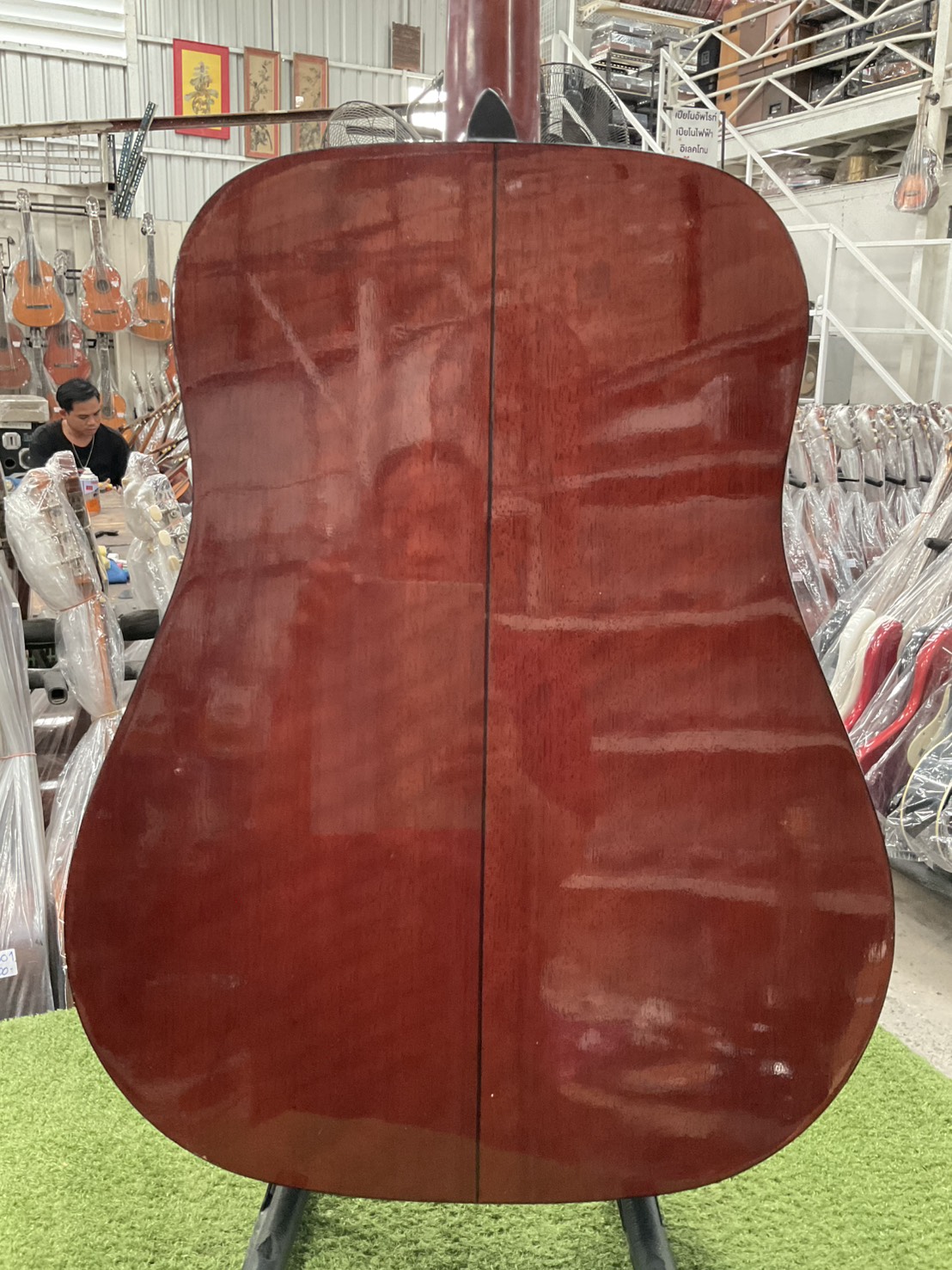 กีต้าร์โปร่ง Morris : W-15