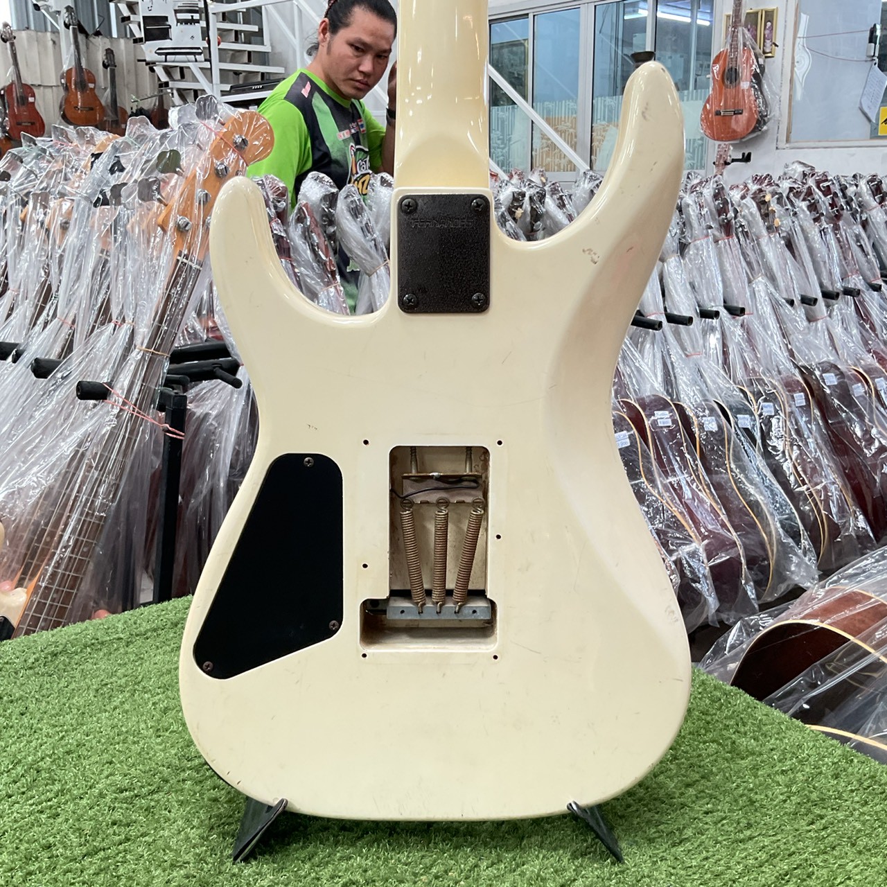 กีต้าร์ไฟฟ้า FERNANDES