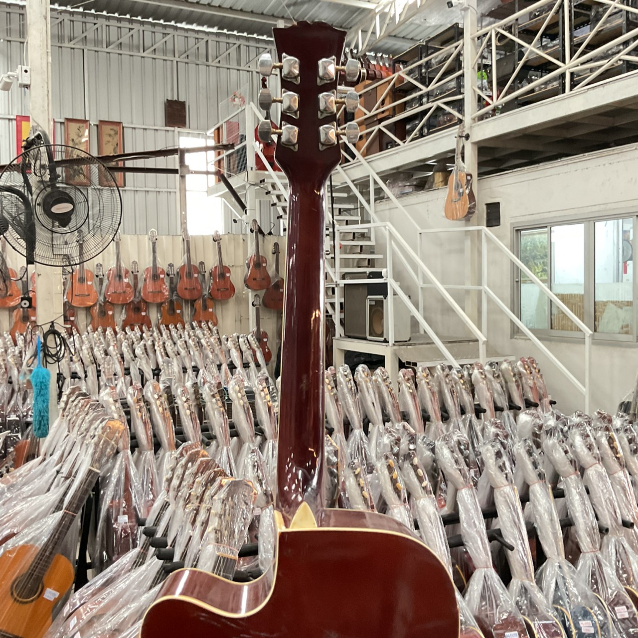 กีต้าร์โปร่ง MoDern