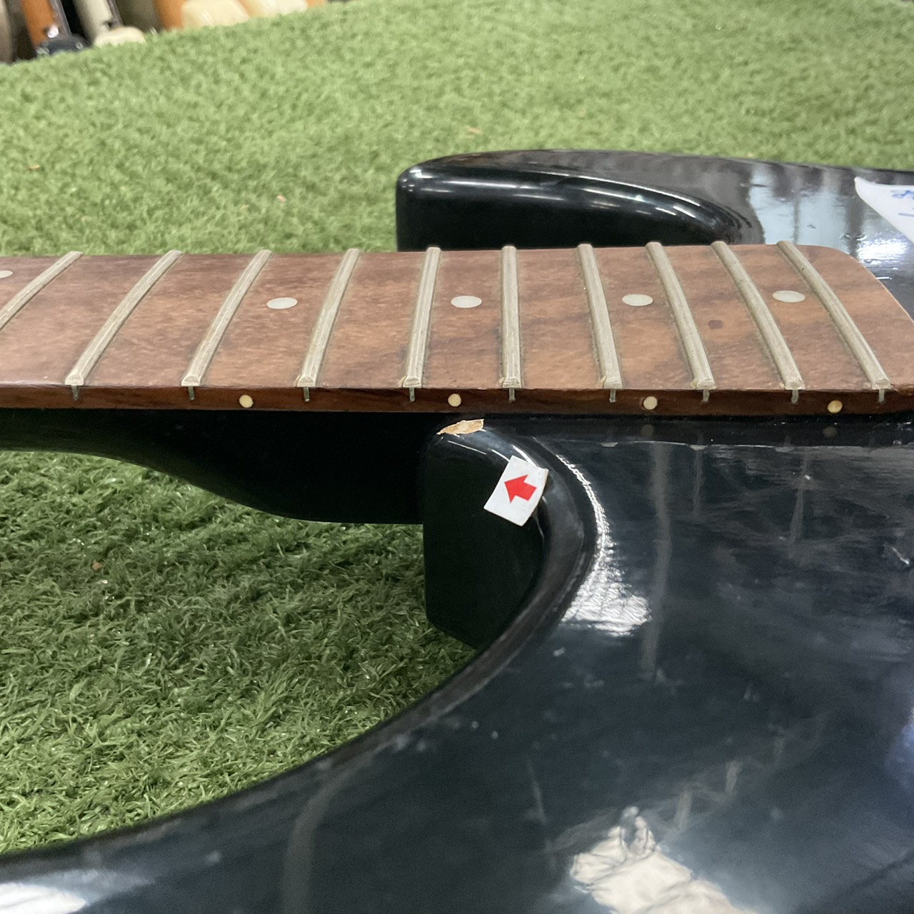 กีต้าร์ไฟฟ้า Birth : KY-01 สินค้าไม่พร้อมใช้งาน (ต้องซ่อม)