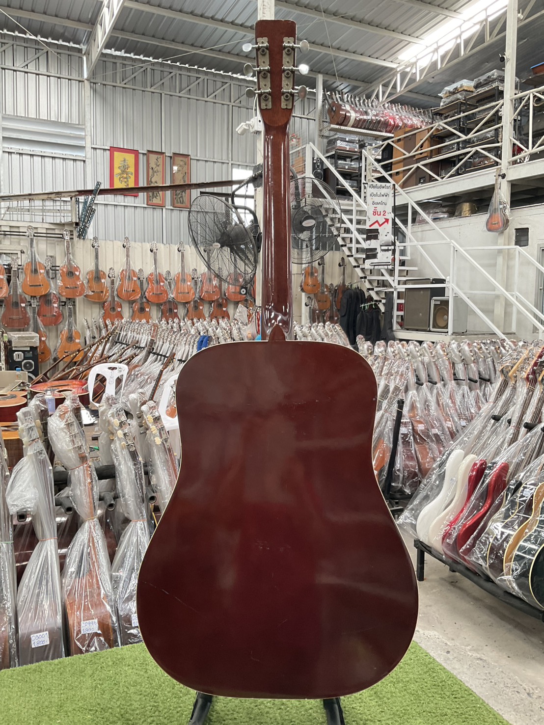 กีต้าร์โปร่ง Phenix : W130