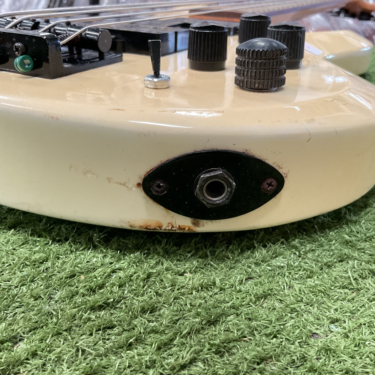 กีต้าร์เบส EDWARDS