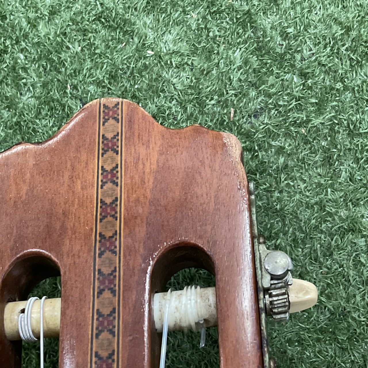 กีต้าร์คลาสสิค Abe Gut : 65A