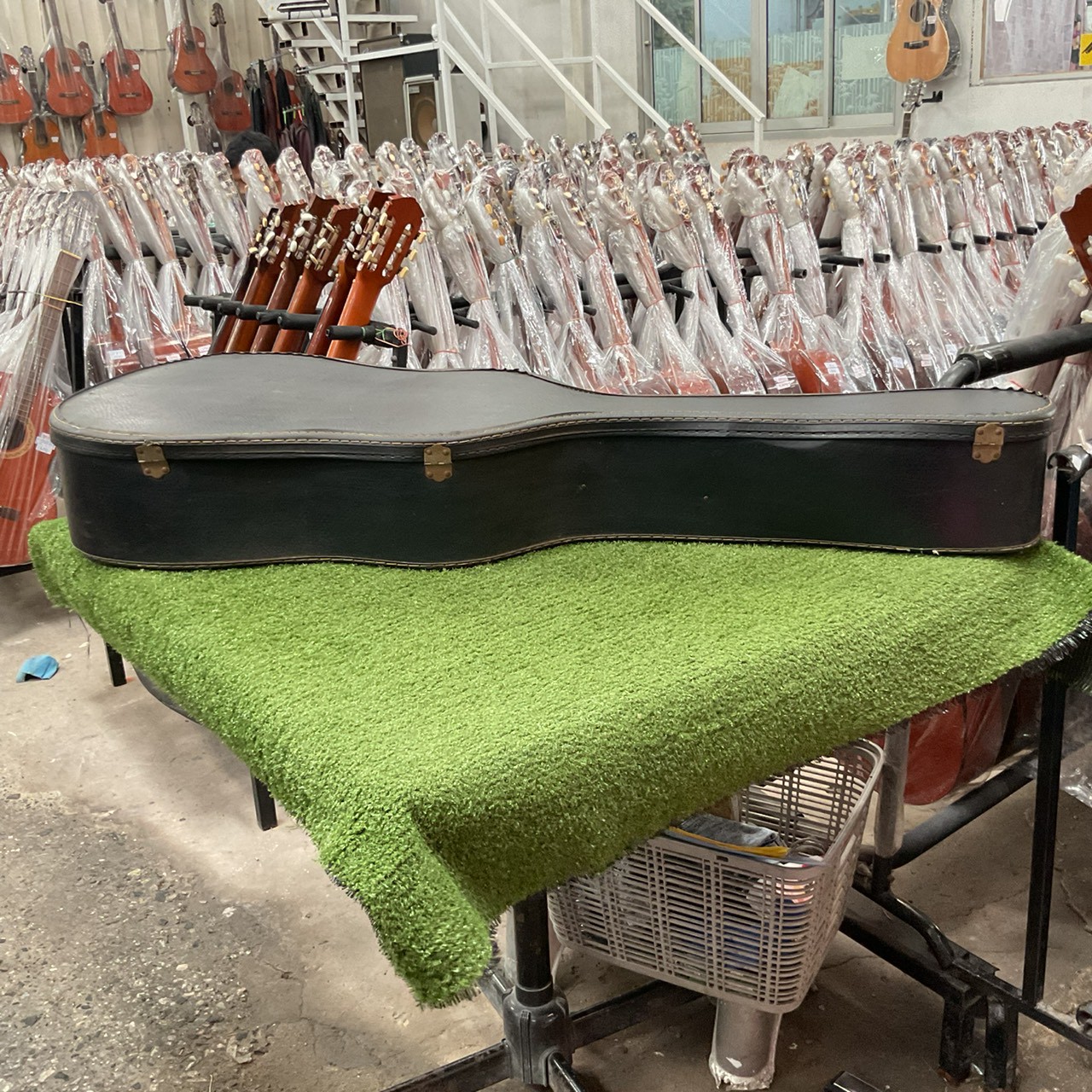 กล่องเคสกีต้าร์โปร่ง