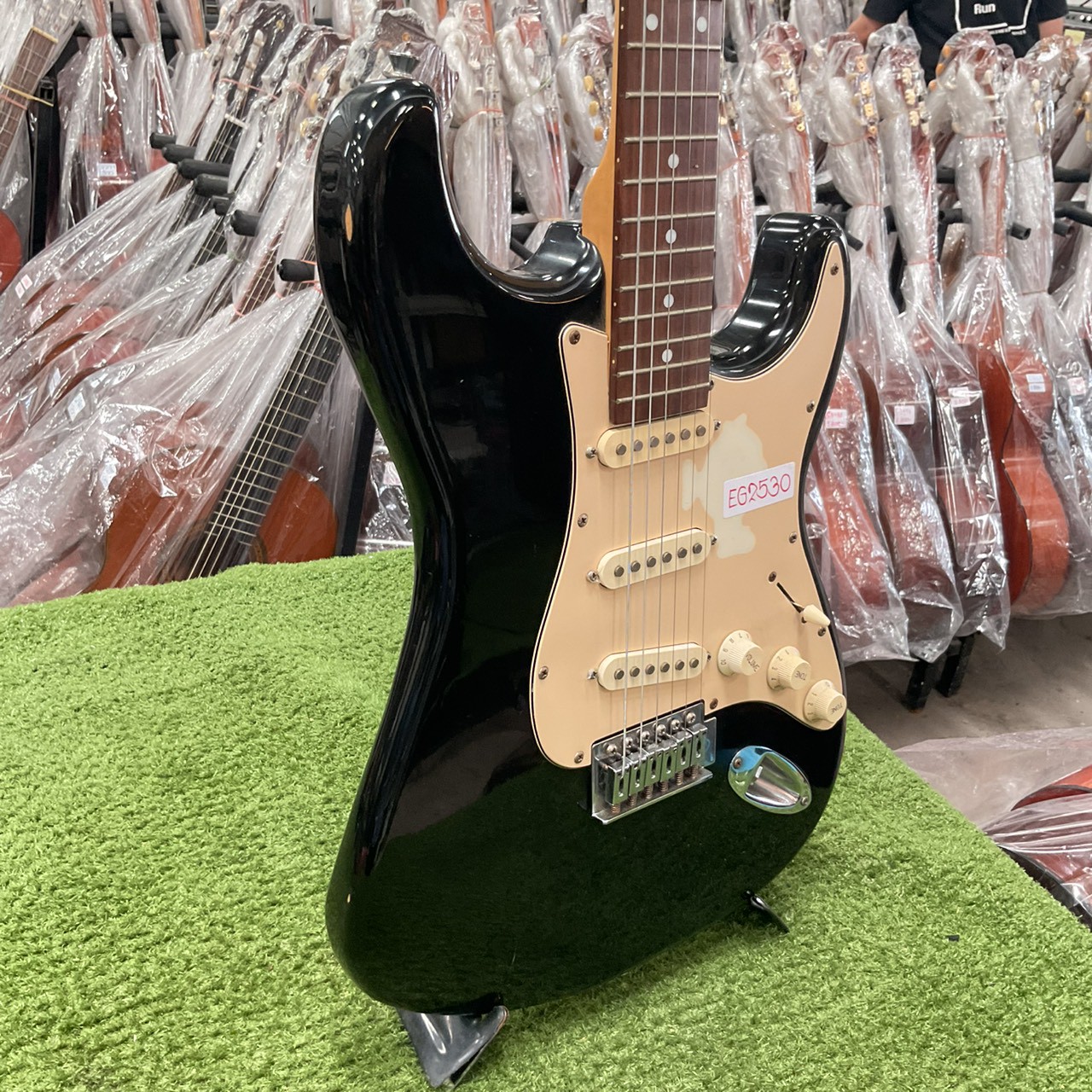 กีต้าร์ไฟฟ้า Prologue