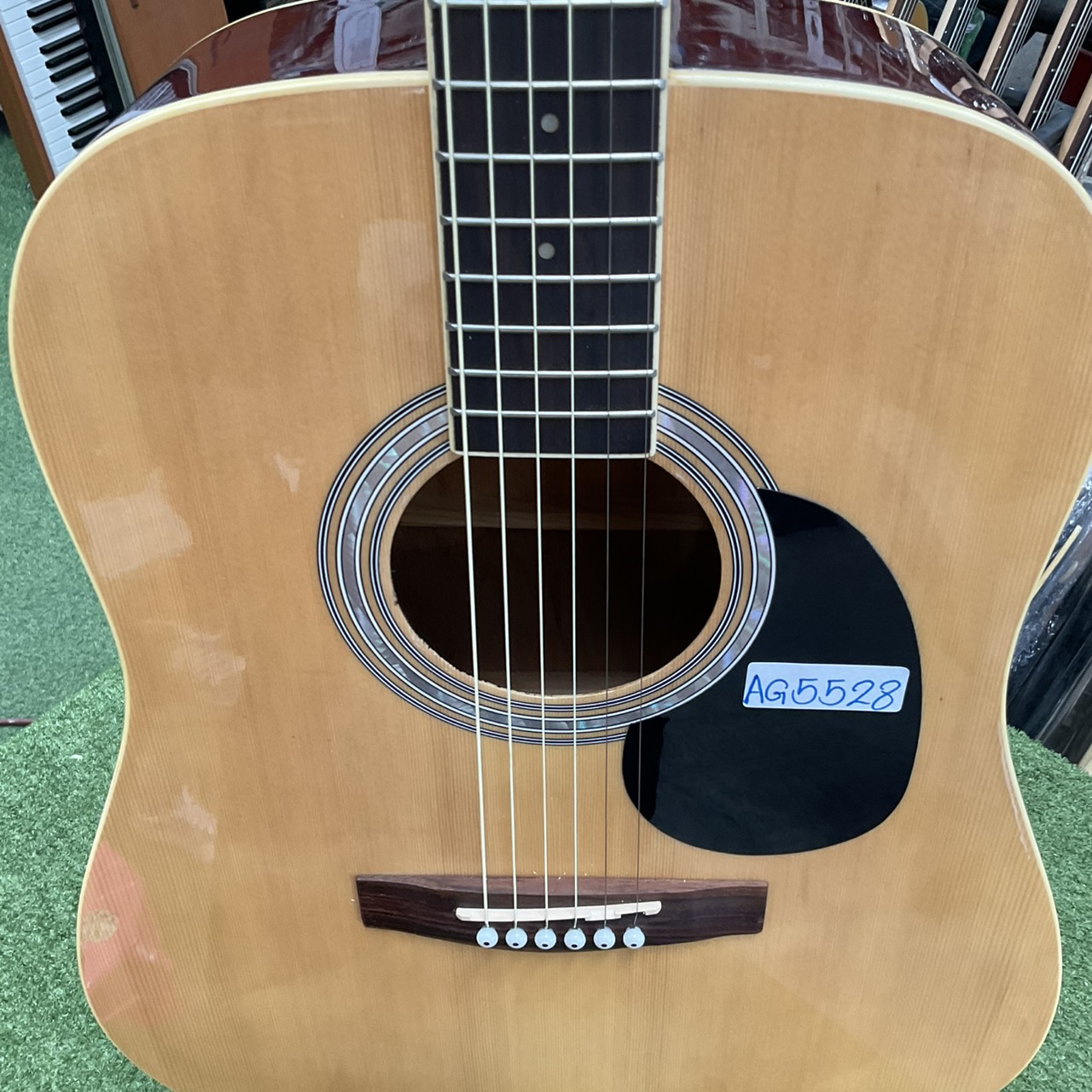 กีต้าร์โปร่ง Legend : WG-15N