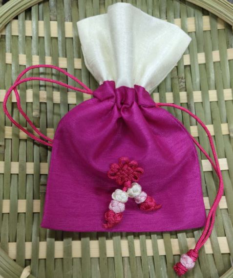 กระเป๋าเกาหลี กระเป๋าผ้าเกาหลี ถุงผ้าใส่ของสไตล์เกาหลี 한국 전통 복주머니 한국 컬러 스트립 복주머니 선물