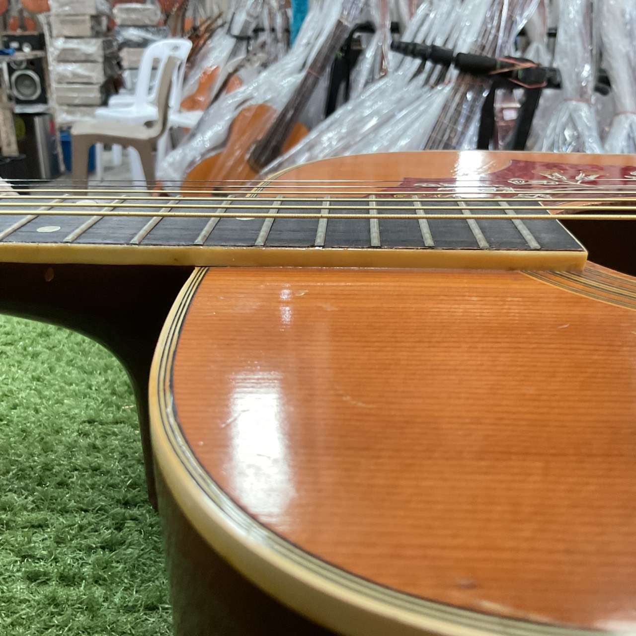 กีต้าร์โปร่ง VICTOR : F180