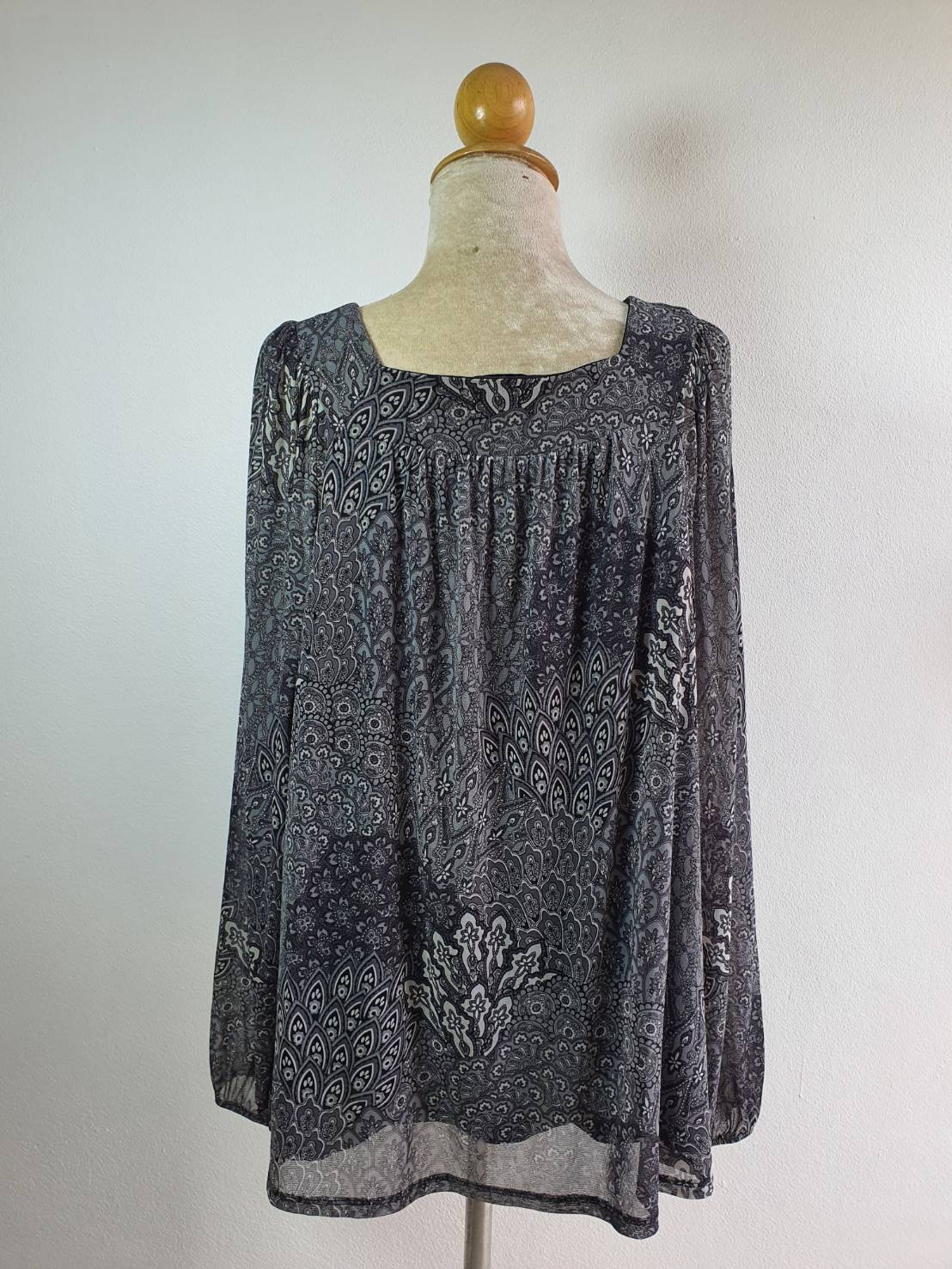 FF03847 เสื้อผ้ามือสอง สีเทาดำ แบรนด์ APT.9 อก free-54นิ้ว