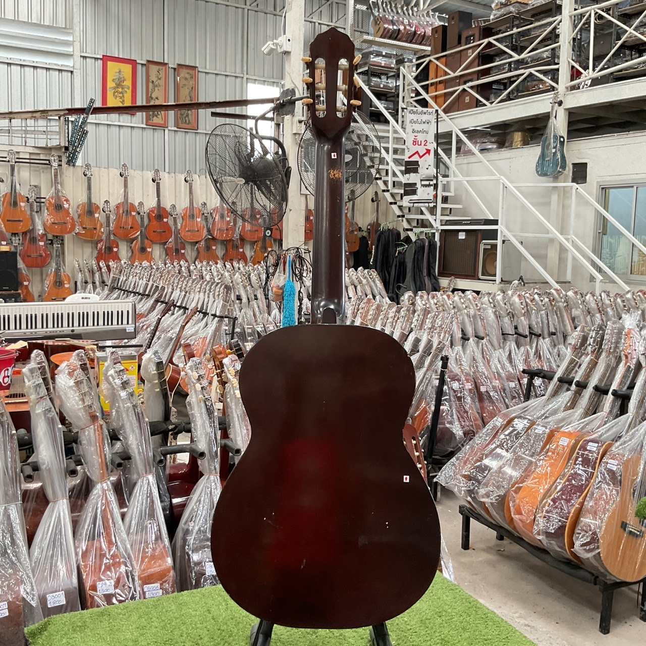 กีต้าร์คลาสสิค Metoro Gat : No.65.65