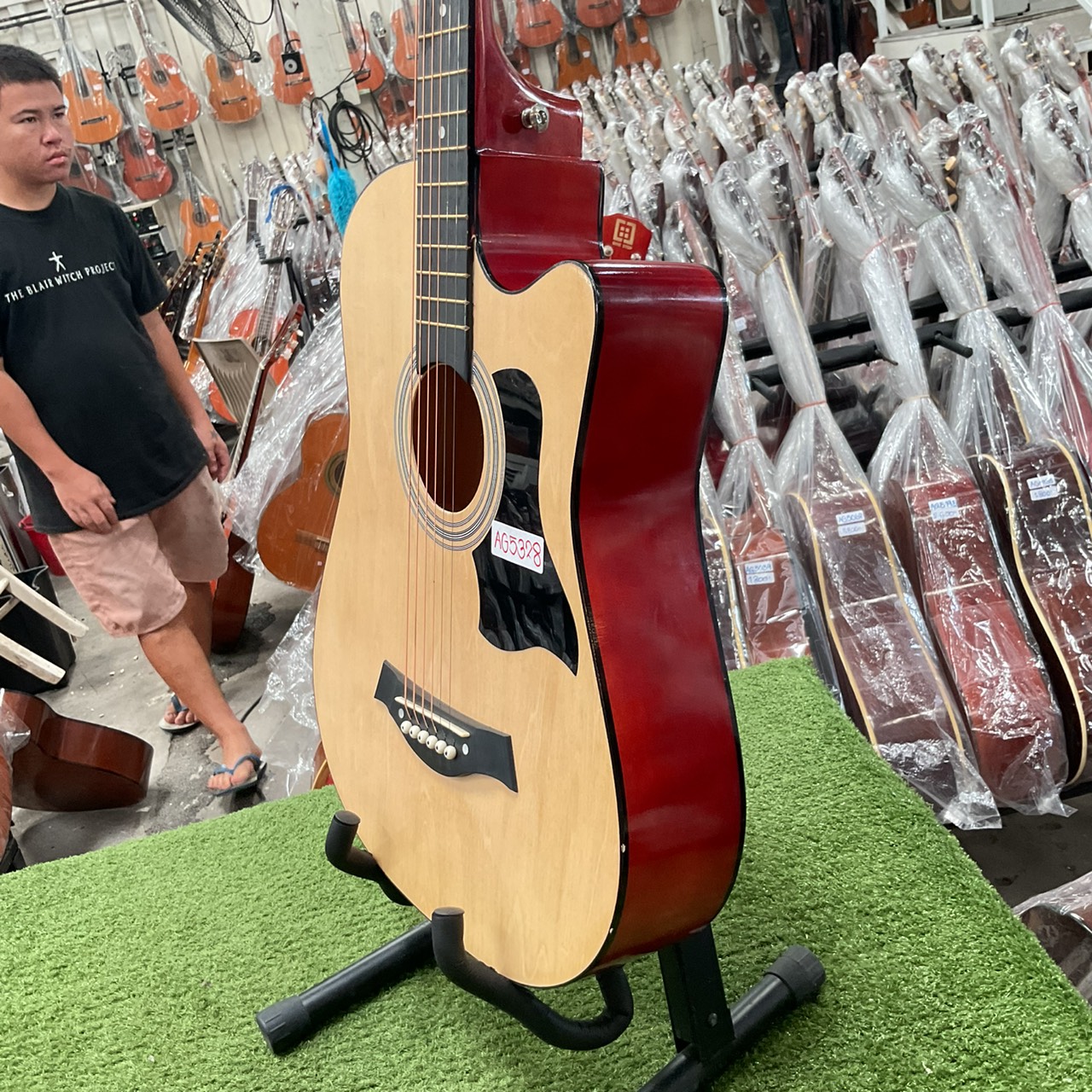 กีต้าร์โปร่ง Venkuri : FT-812