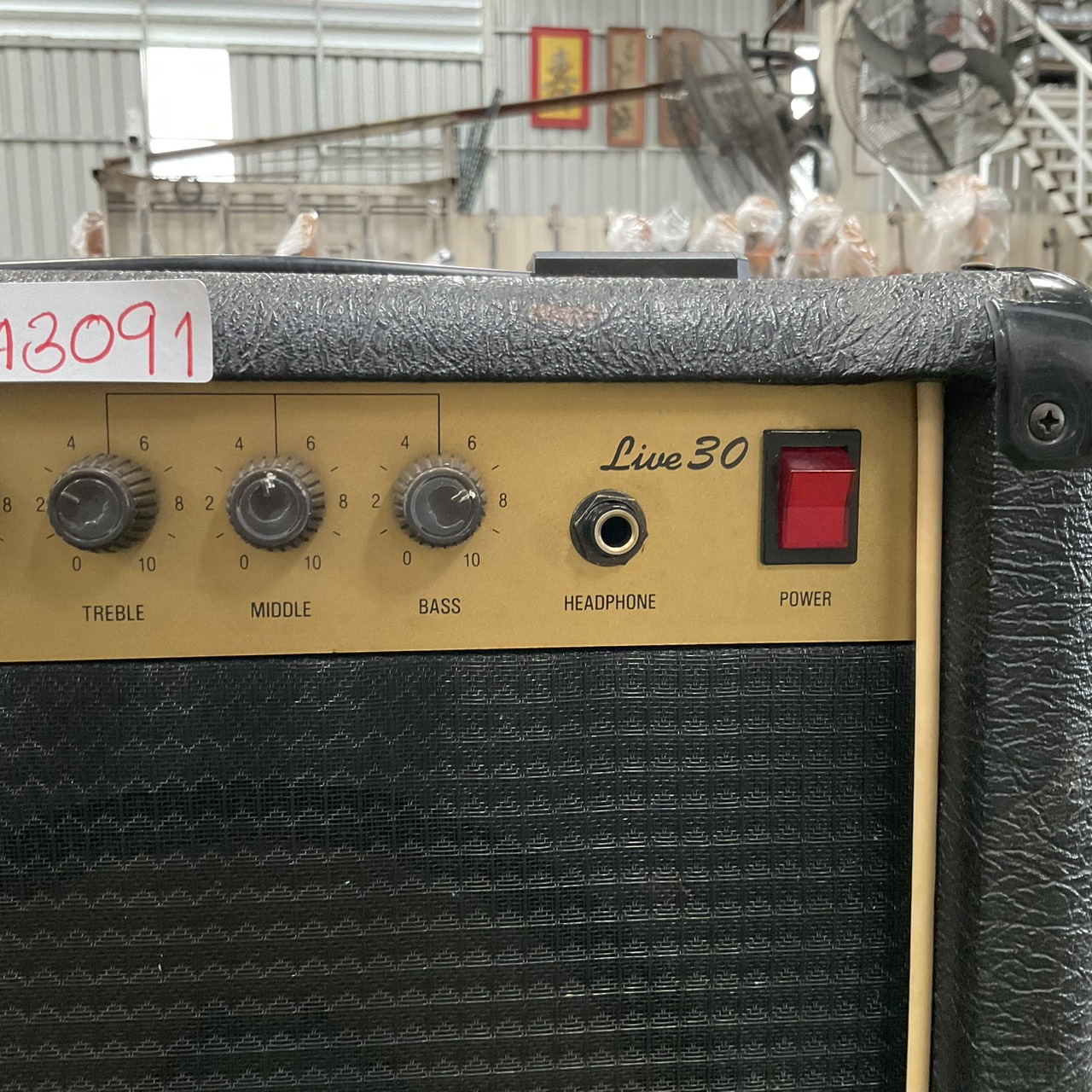 แอมป์กีต้าร์ WASHBURN : Live30