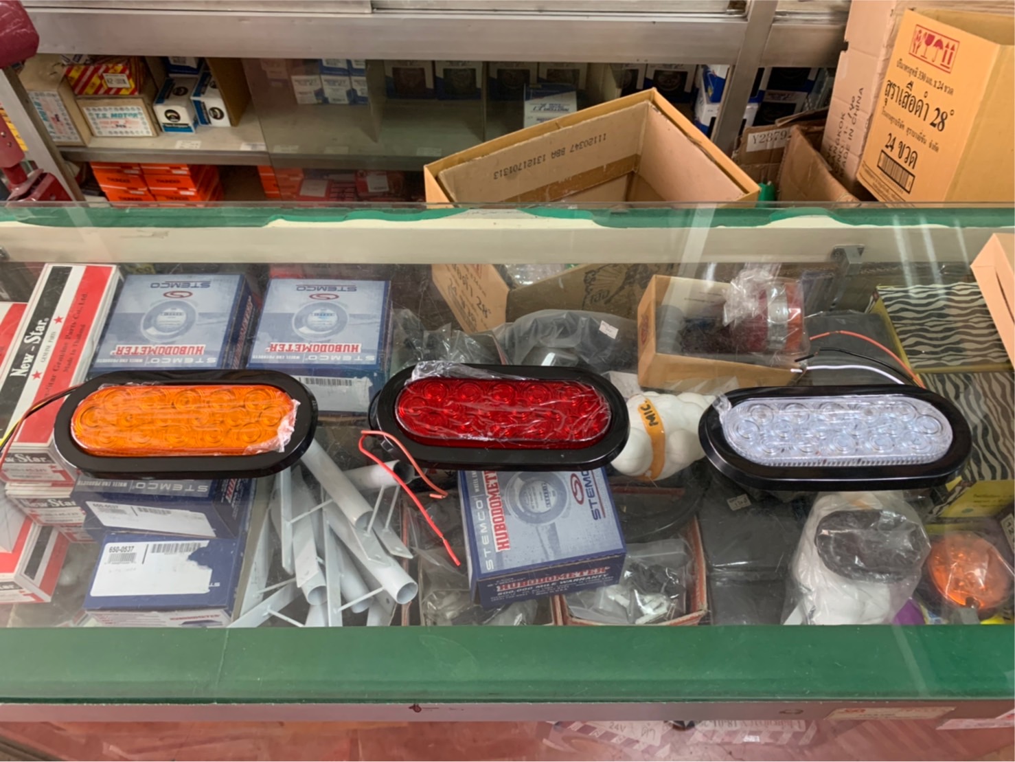 ไฟท้ายวงรี LED รถลาก รถขนสินค้า 12V 24V แดง ขาว ส้ม
