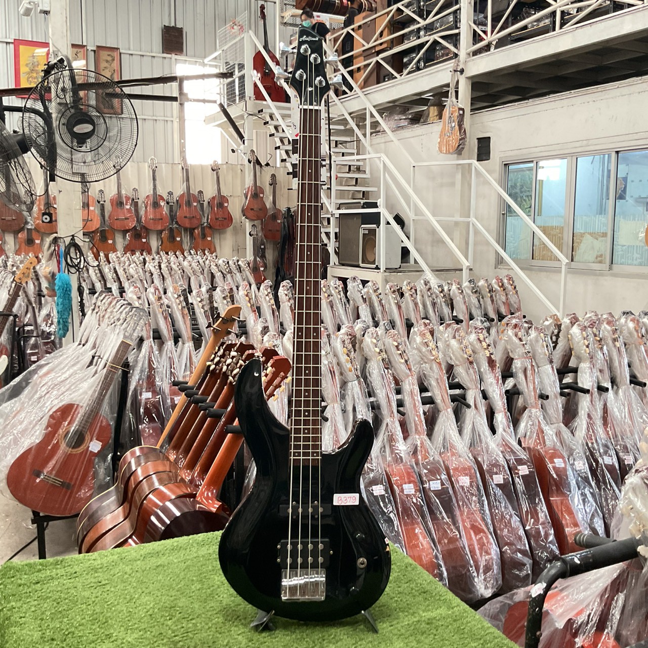 กีต้าร์เบส Aria Pro II