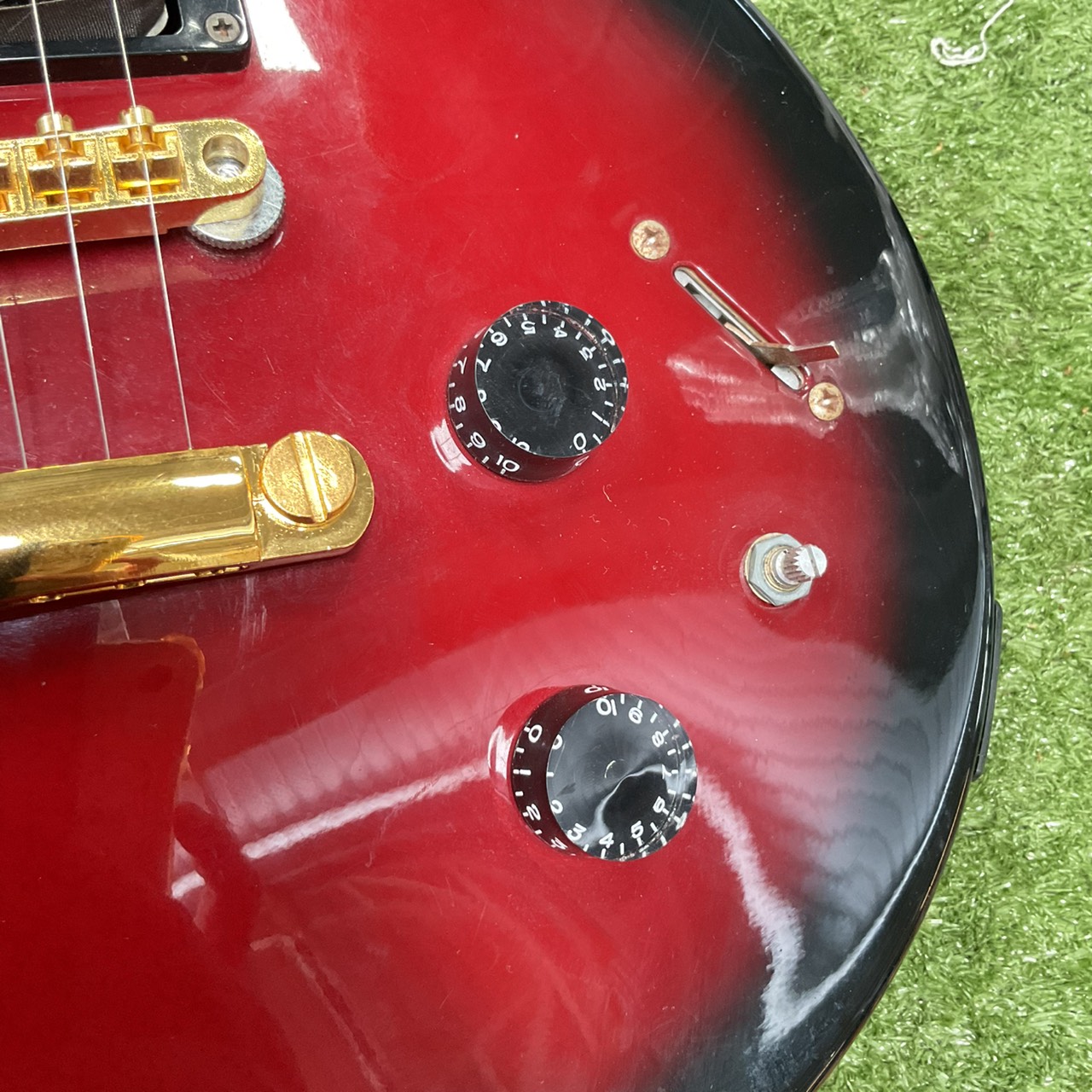 กีต้าร์ไฟฟ้า Grass Roots