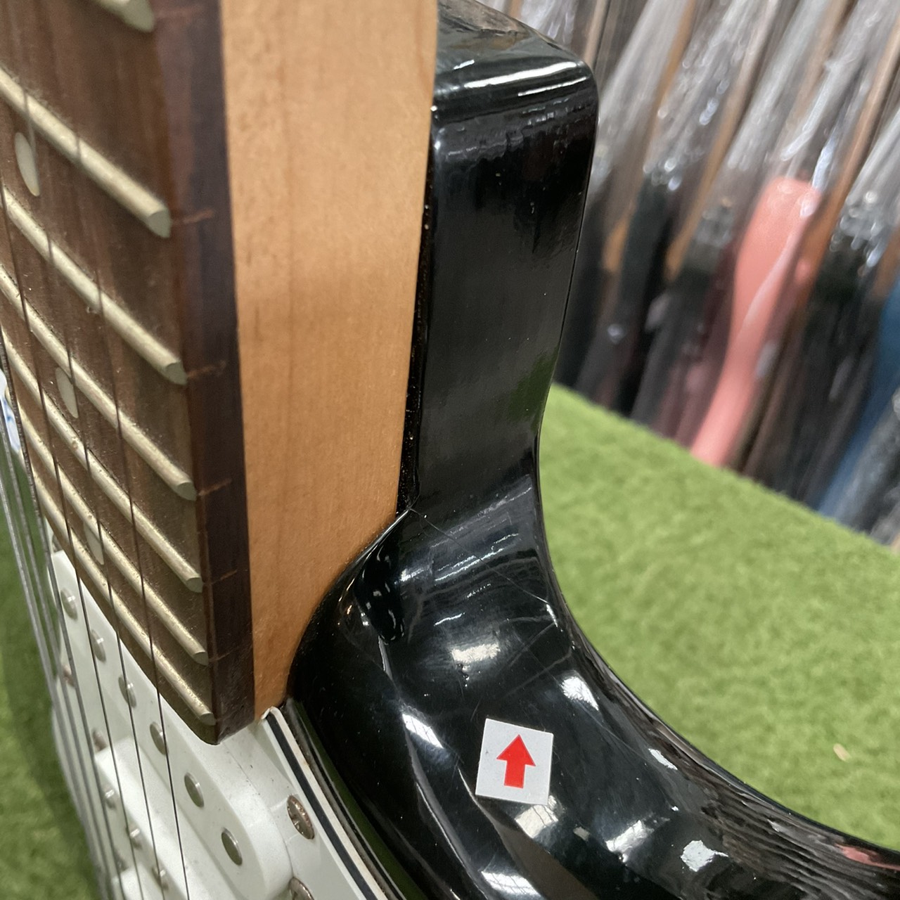 กีต้าร์ไฟฟ้า Maison