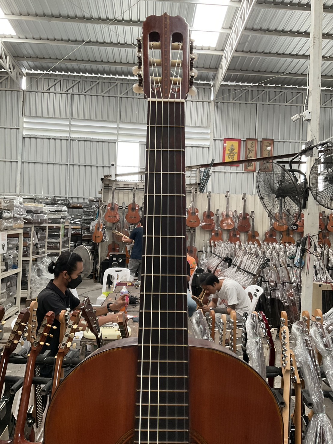 กีต้าร์คลาสสิค ยี่ห้อตามภาพ