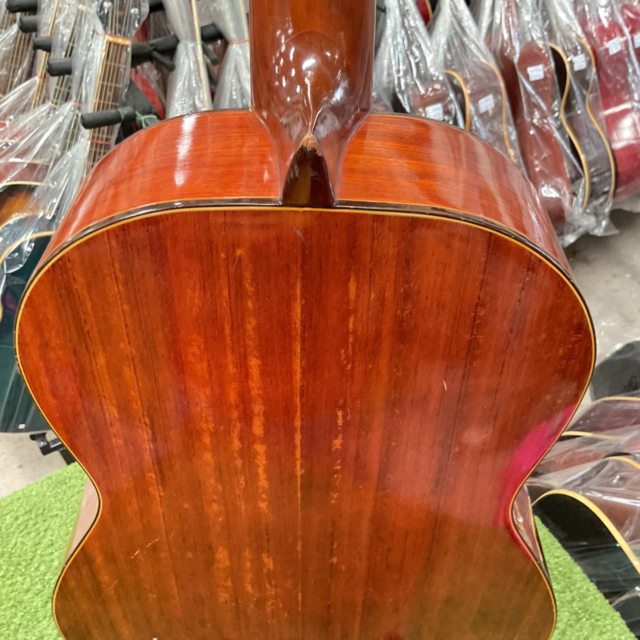 กีต้าร์คลาสสิค Abe Gut : 65A