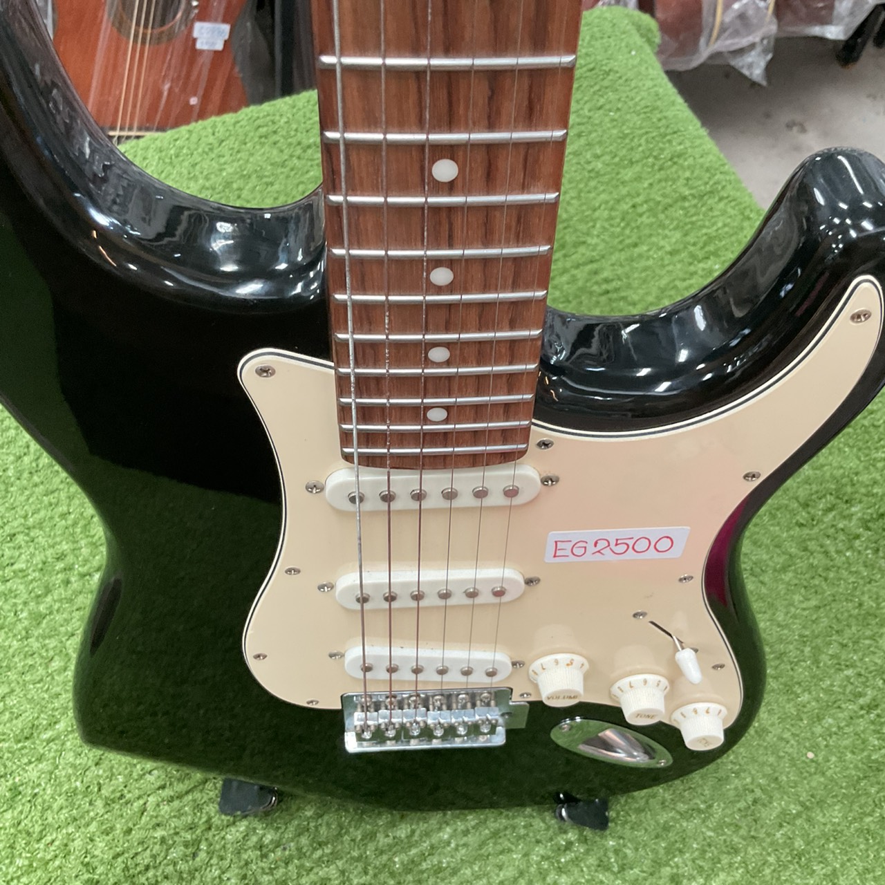 กีต้าร์ไฟฟ้า BUSKER'S