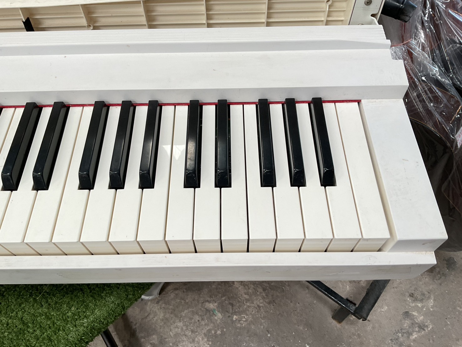 เปียโน KORG : LP-180 สินค้าไม่พร้อมใช้งาน (ต้องซ่อม)