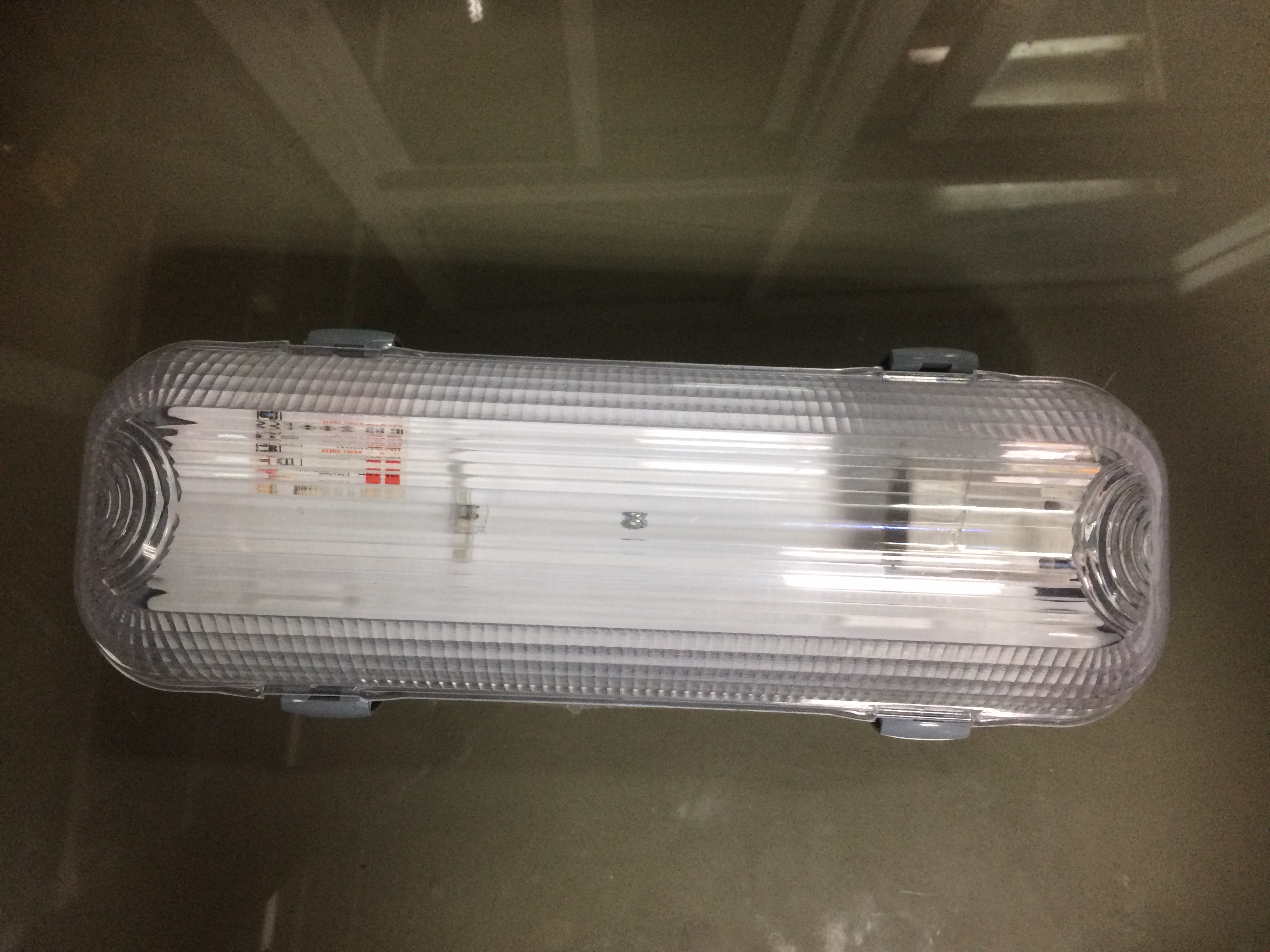 โคมไฟกันน้ำอย่างดี ขั้ว E27 220V