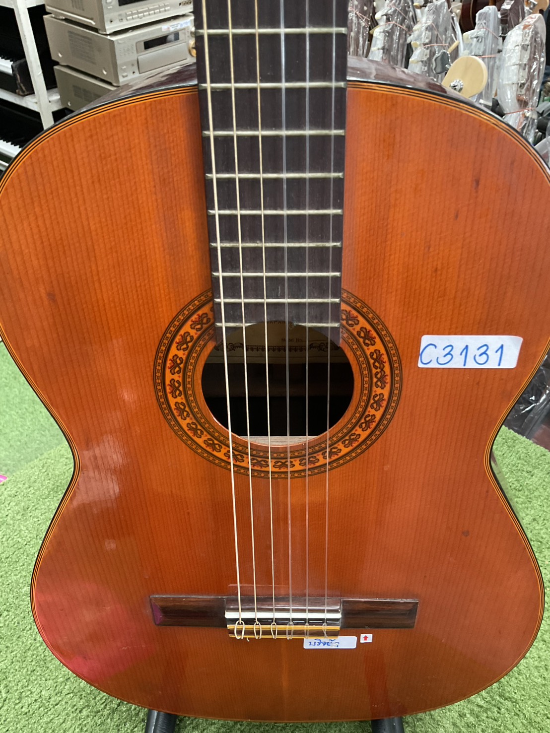 กีต้าร์คลาสสิค CLARK GUITAR : NO.10