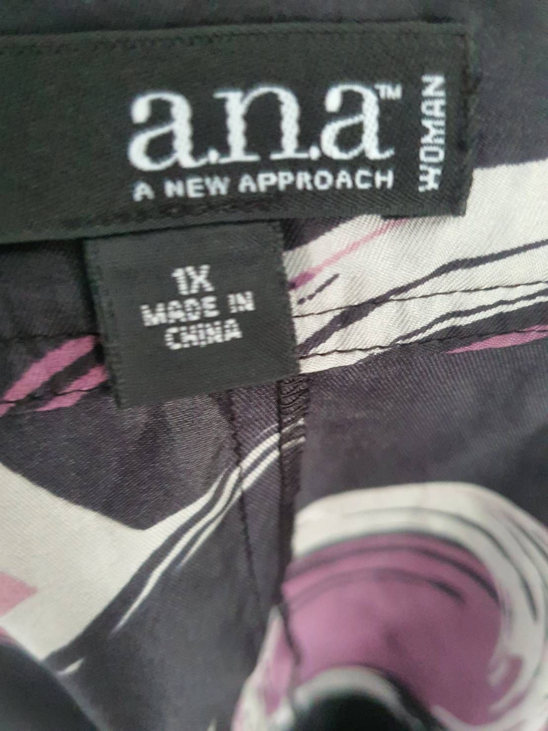 FF05707 เสื้อแฟชั่น มือสอง สีม่วงลายดำ แบรนด์ a.n.a. a new approach อก 48 นิ้ว