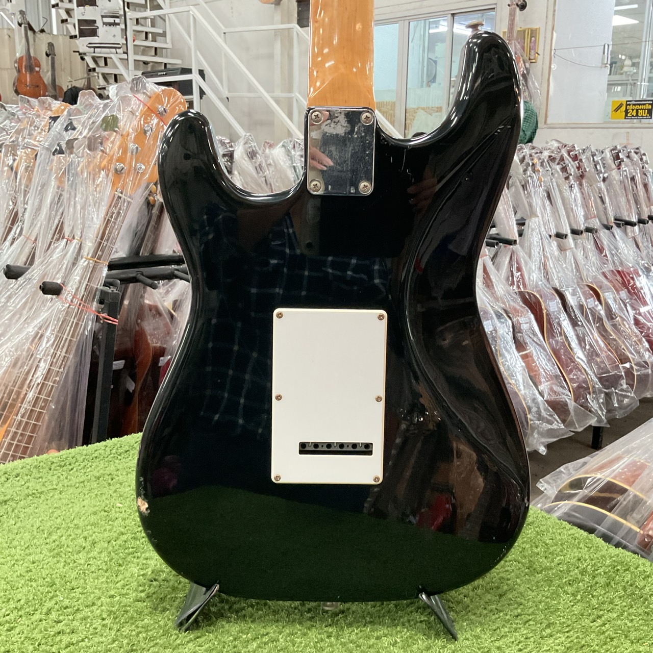 กีต้าร์ไฟฟ้า BUSKER'S