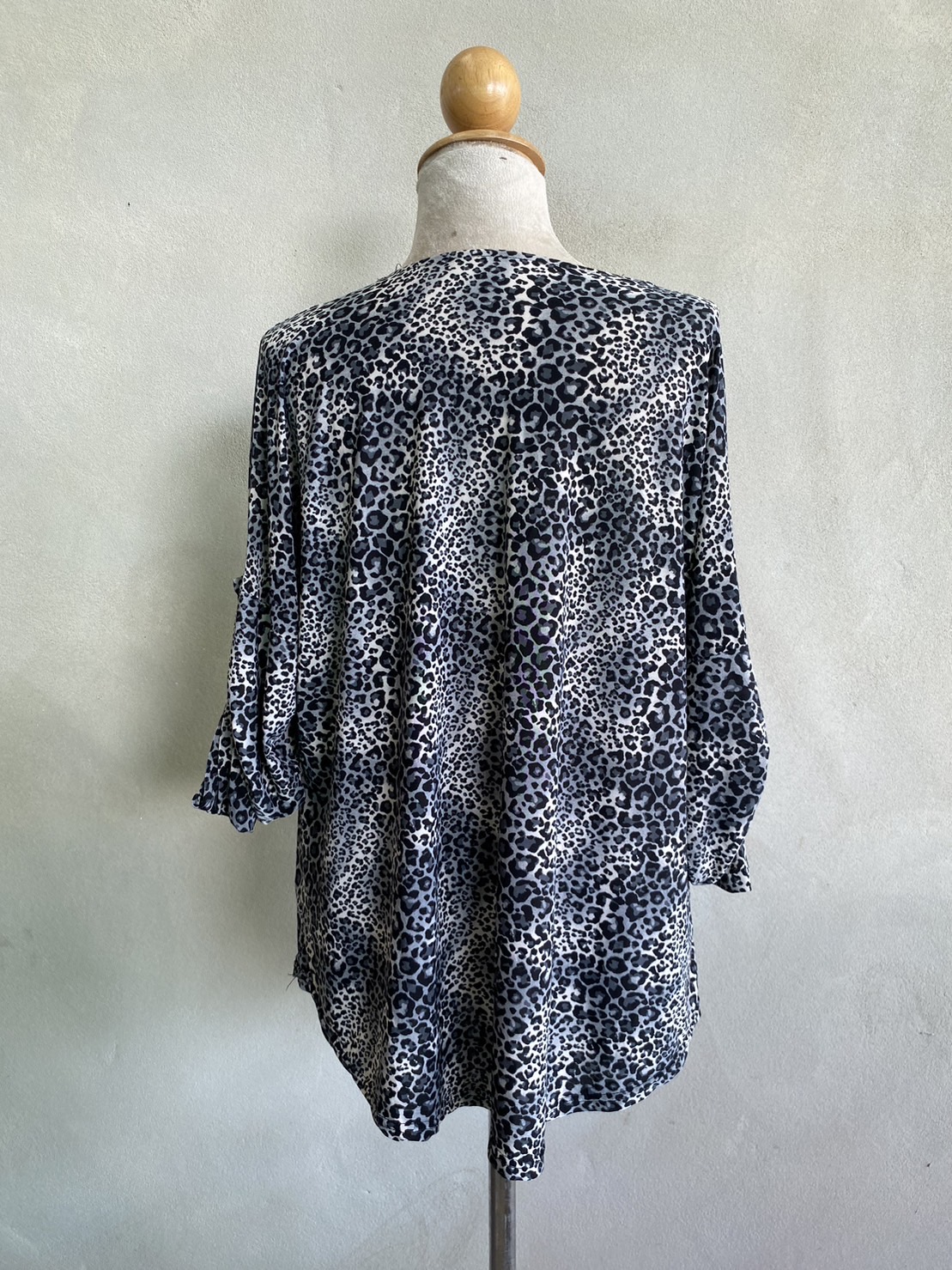 FF04536 เสื้อผ้ามือสอง สาวอวบ พลัสไซส์ ลายเทาดำ อก 50-53 นิ้ว