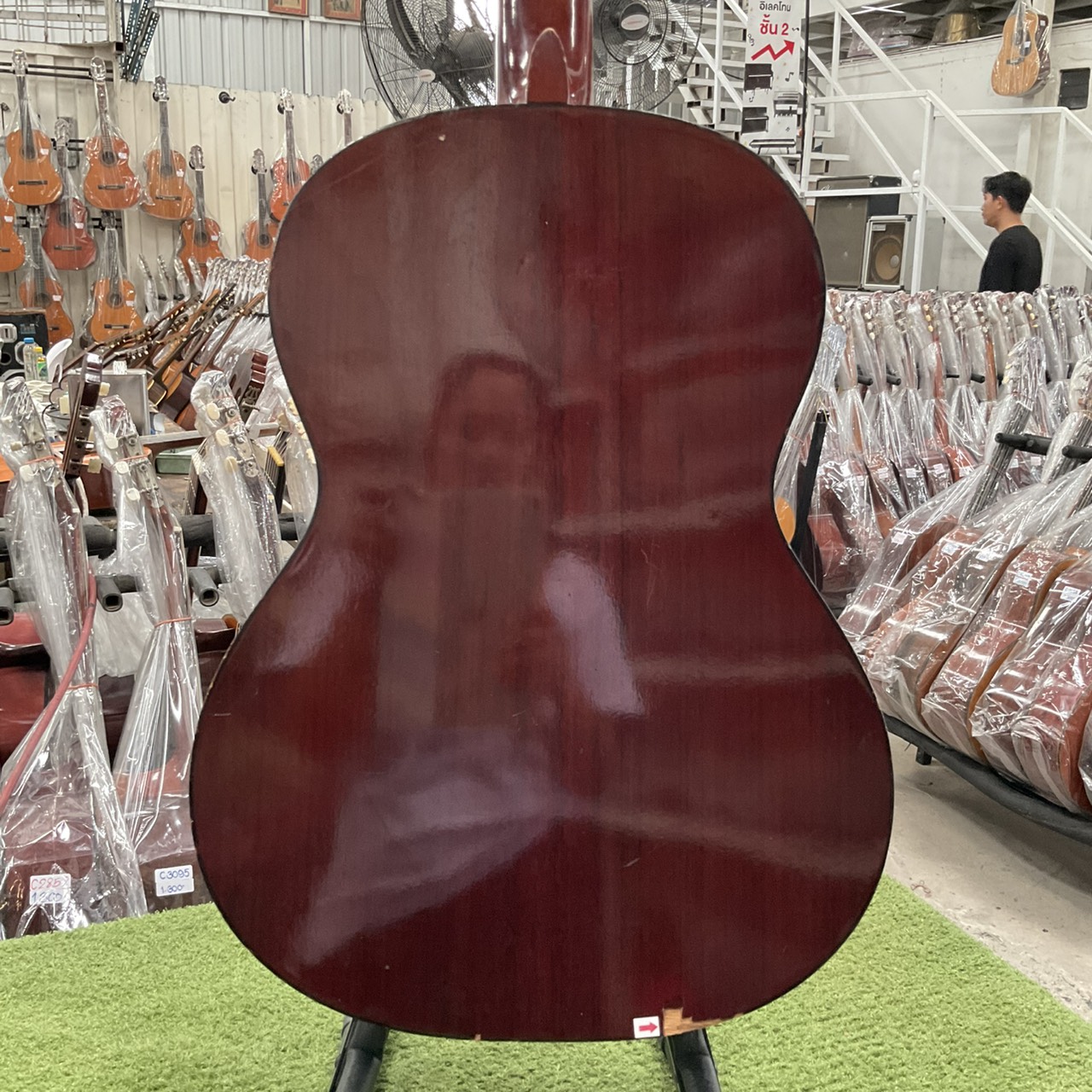 กีต้าร์คลาสสิค ISUMI : No.100