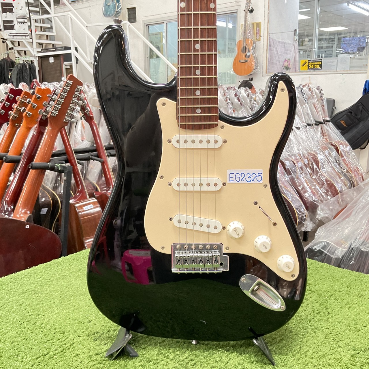 กีต้าร์ไฟฟ้า Legend