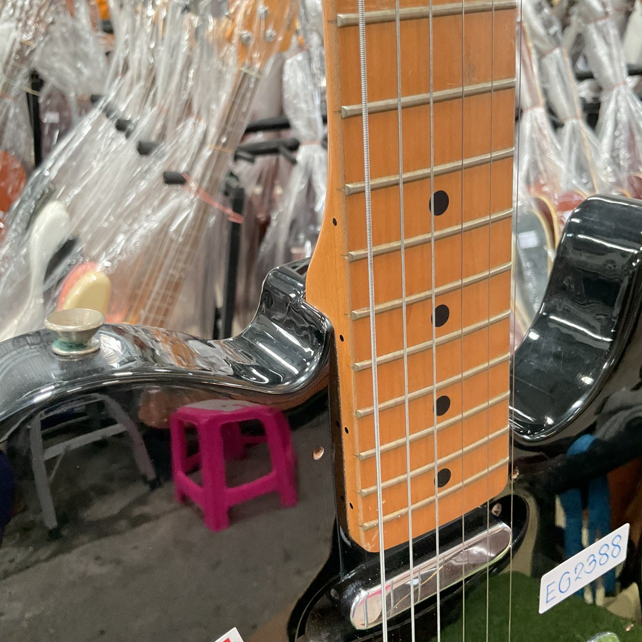 กีต้าร์ไฟฟ้า SQUIER