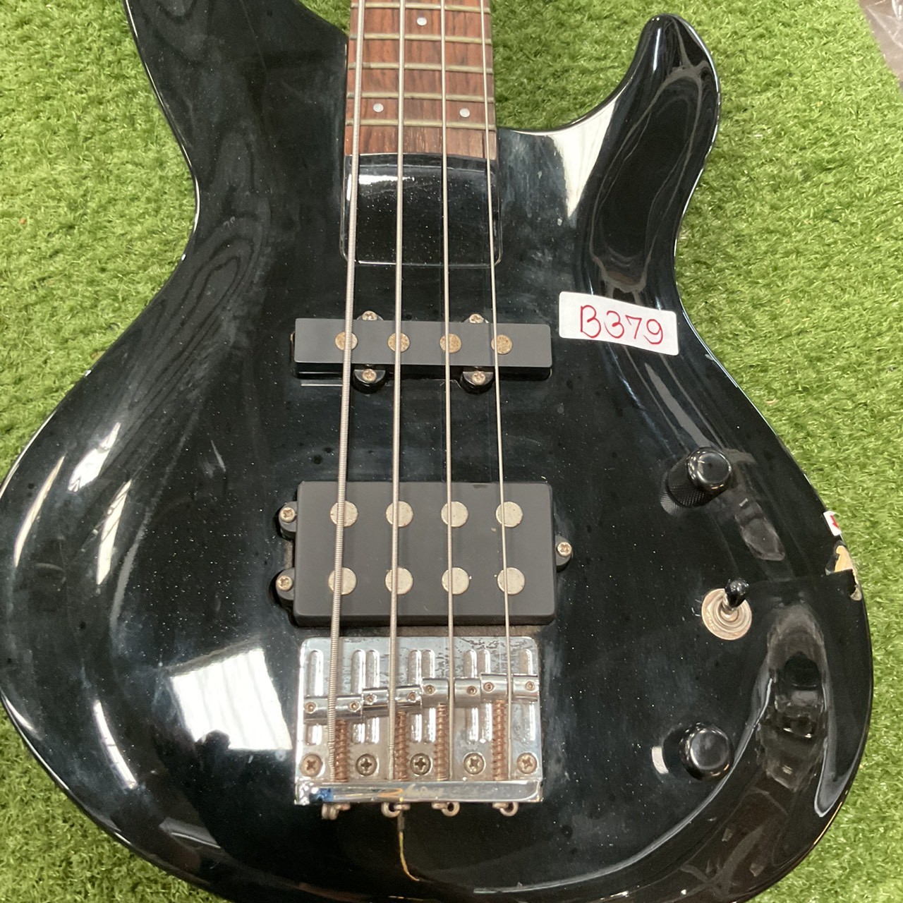 กีต้าร์เบส Aria Pro II