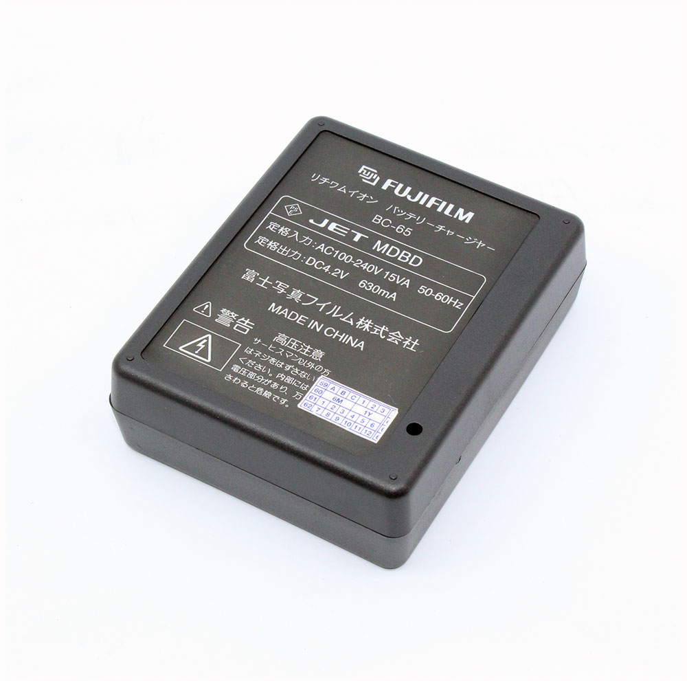 แท่นชาร์จแบตกล้อง Fuji รุ่น BC-65 (NP-60/NP120)