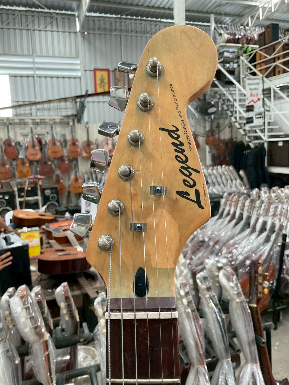 กีต้าร์ไฟฟ้า Legend