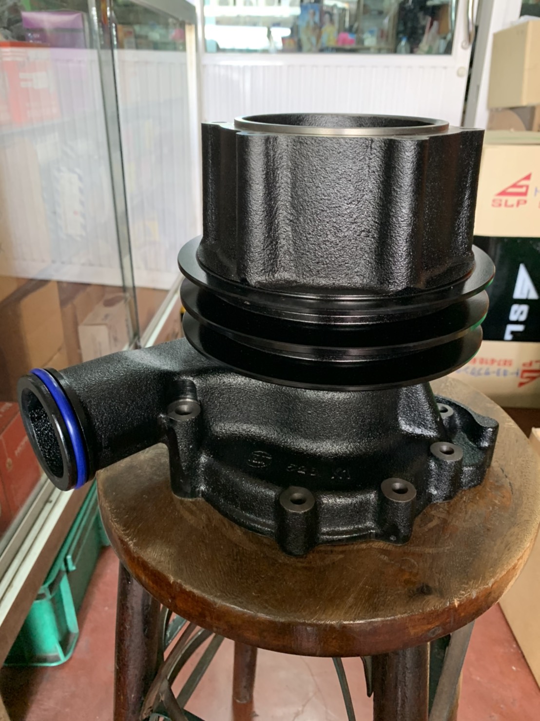 ปั๊มน้ำ ISUZU FX240 6SD1