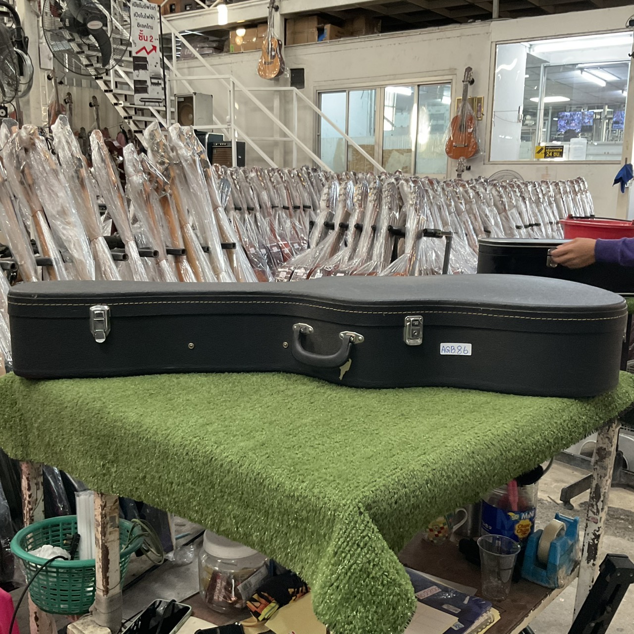 กล่องเคสกีต้าร์โปร่ง