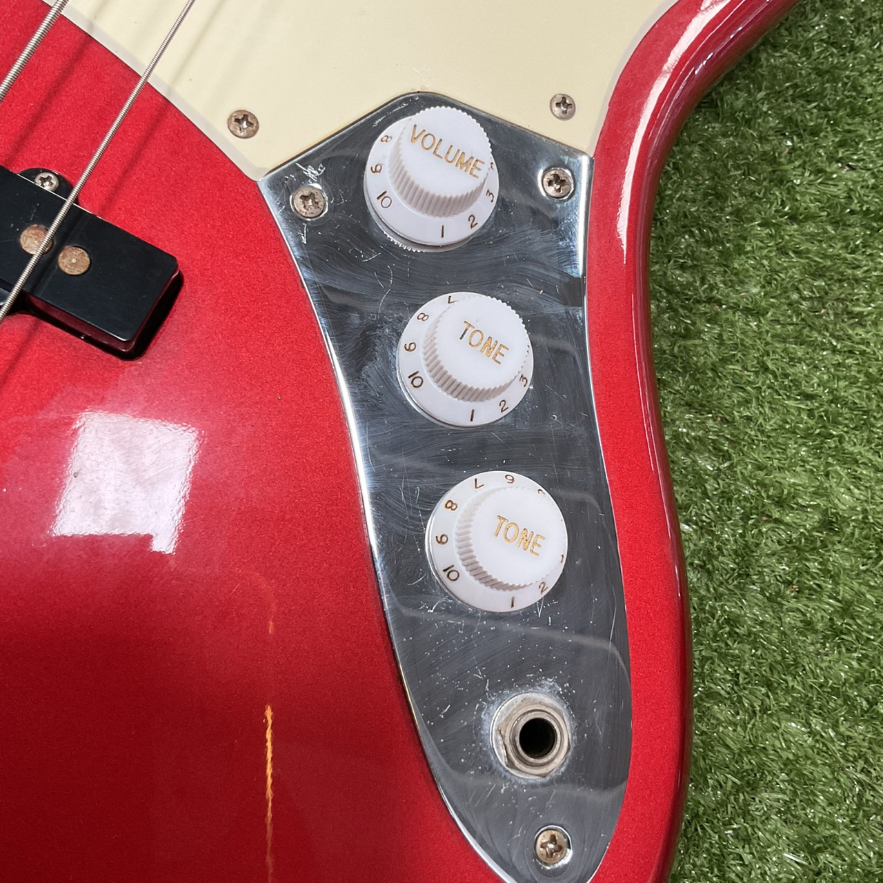 กีต้าร์เบส Legend