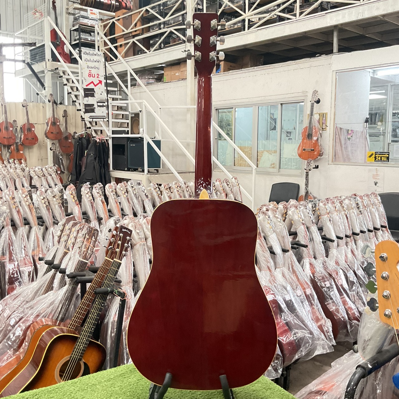 กีต้าร์โปร่ง Aria : ADW-80 VS