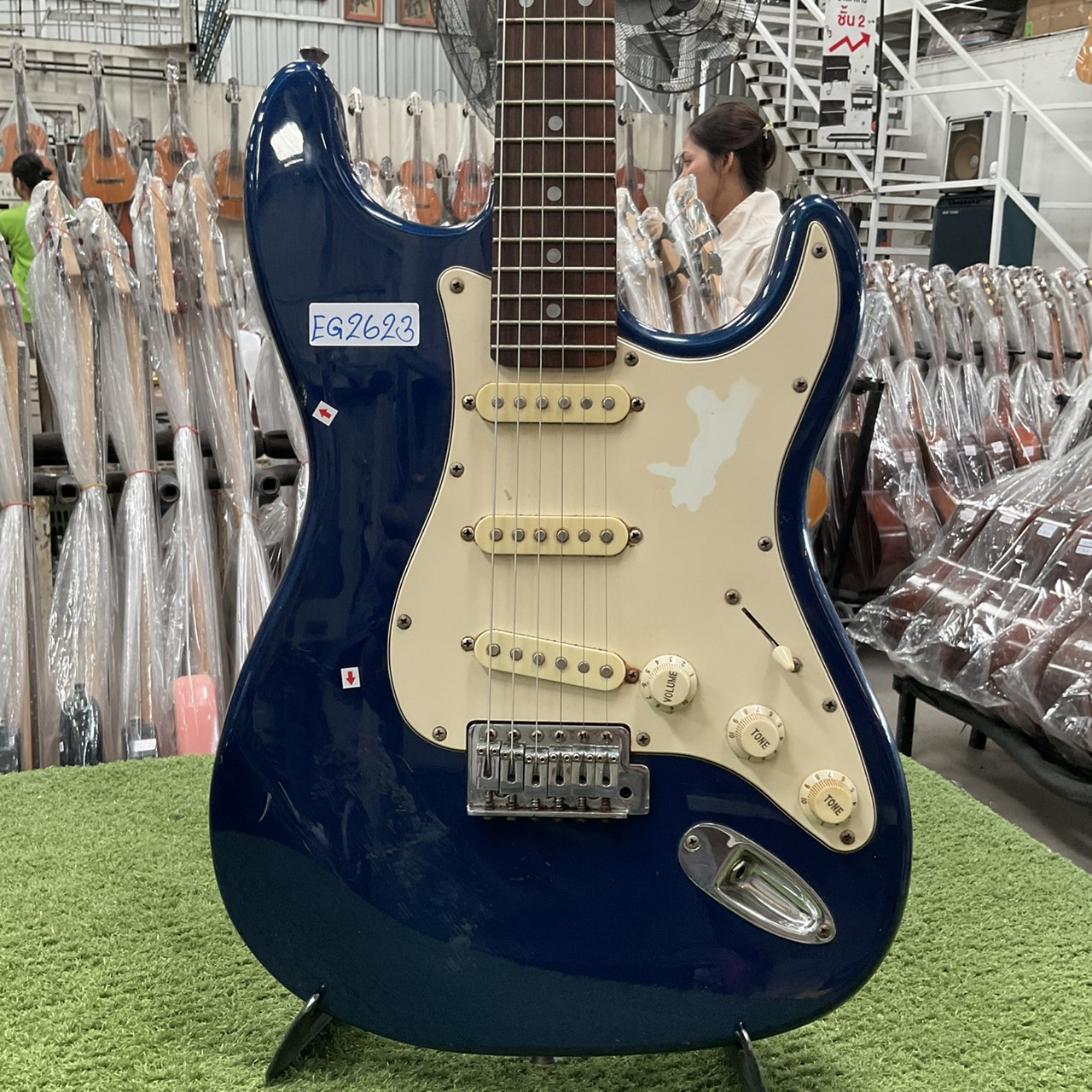 กีต้าร์ไฟฟ้า Legend