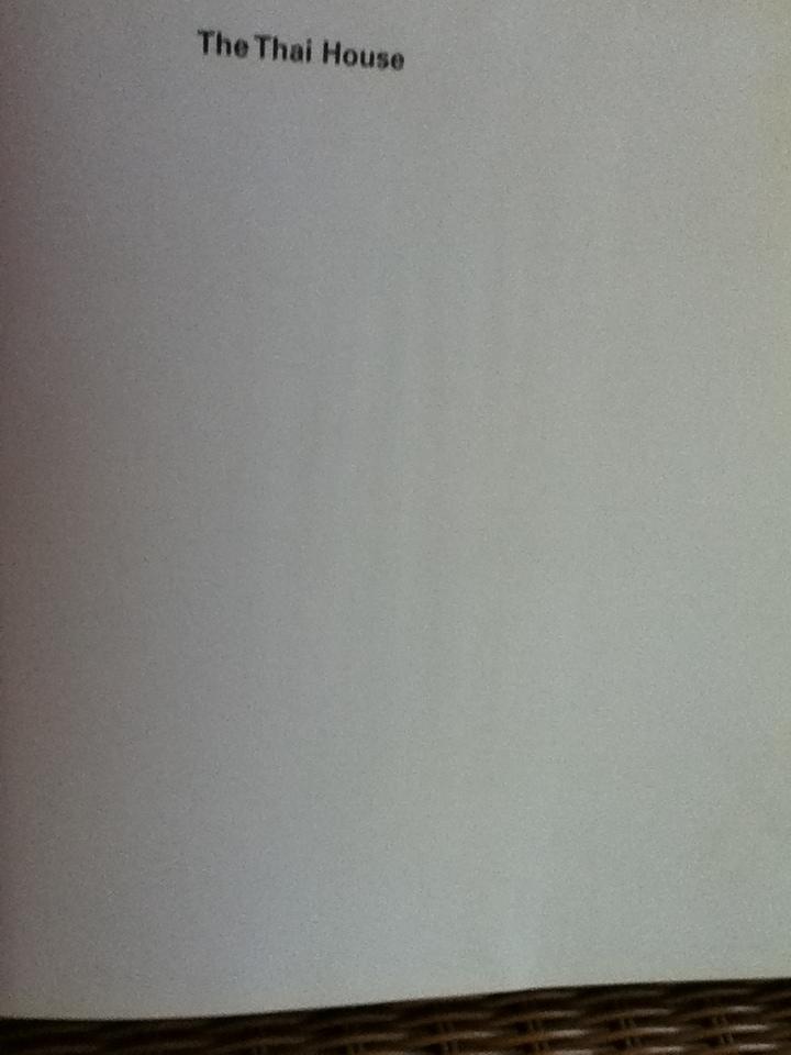 The Thai House: History and Evolution / Ruethai Chaichongrak, et al.